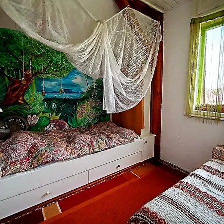 Casa de Férias Bohémfészek Balatonfenyves