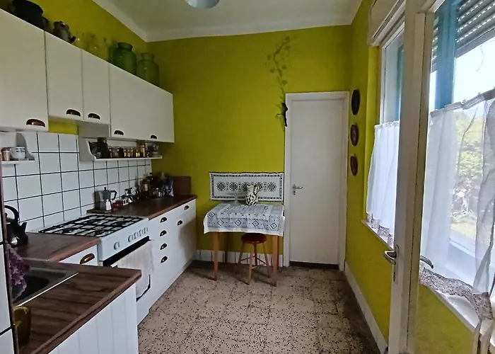 Holiday home Bohemfeszek Vendeghaz